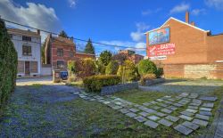 Bungalow 3 chambres avec jardin, garage et boxes à chevaux Bungalow 3 chambres avec jardin, garage et boxes à chevaux
