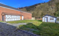 Bungalow 3 chambres avec jardin, garage et boxes à chevaux Bungalow 3 chambres avec jardin, garage et boxes à chevaux