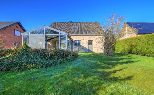 Villa 3 chambres à rafraîchir avec garage et jardin Villa 3 chambres à rafraîchir avec garage et jardin