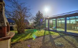 Villa 3 chambres à rafraîchir avec garage et jardin Villa 3 chambres à rafraîchir avec garage et jardin