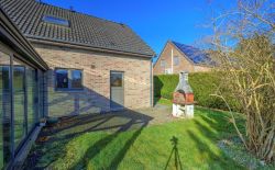 Villa 3 chambres à rafraîchir avec garage et jardin Villa 3 chambres à rafraîchir avec garage et jardin