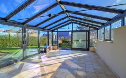 Villa 3 chambres à rafraîchir avec garage et jardin Villa 3 chambres à rafraîchir avec garage et jardin