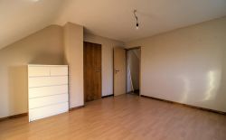 Villa 3 chambres à rafraîchir avec garage et jardin Villa 3 chambres à rafraîchir avec garage et jardin