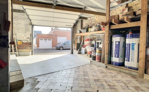 Entrepôt et bureaux au centre d'Angleur Entrepôt et bureaux au centre d'Angleur