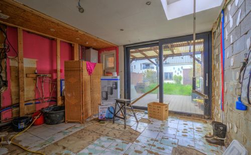 Maison 3 chambres à rénover avec jardin et garage