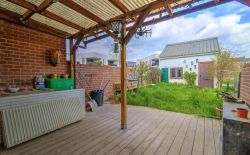 Maison 3 chambres à rénover avec jardin et garage