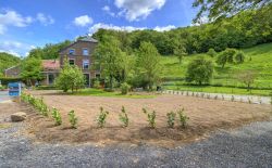 Maison de caractère 5 chambres avec jardin et parking