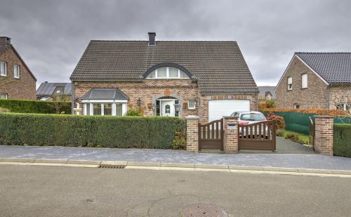 Imposante villa 3 chambres avec jardin et garage