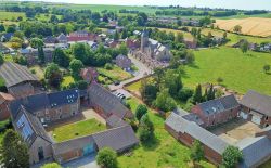 Grange en colombage à réhabiliter en vente à Heure-le-Romain