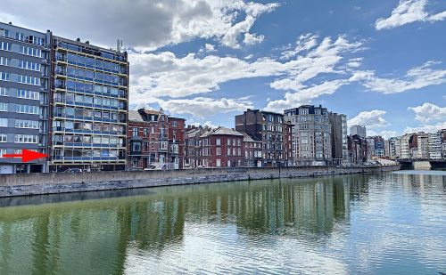 Appartement avec vue sur la Dérivation à Liège Appartement avec vue sur la Dérivation à Liège