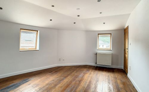 Maison de commerce ou pour profession libérale au centre de Vaux-sous-Chèvremont