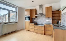 Maison de commerce ou pour profession libérale au centre de Vaux-sous-Chèvremont