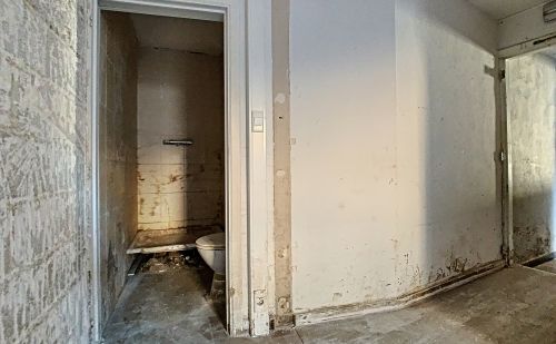 Rez-de-chaussée commercial au centre de Vaux s/Chèvremont