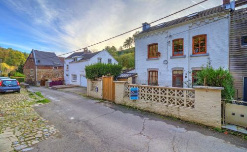 Maison 3 chambres à rénover avec terrasse et garage Maison 3 chambres à rénover avec terrasse et garage