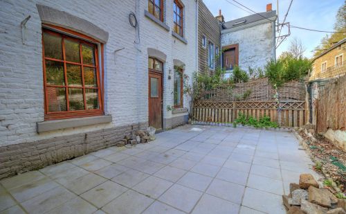 Maison 3 chambres à rénover avec terrasse et garage Maison 3 chambres à rénover avec terrasse et garage