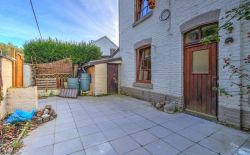 Maison 3 chambres à rénover avec terrasse et garage Maison 3 chambres à rénover avec terrasse et garage