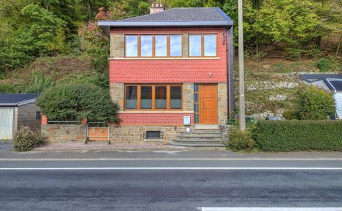 Maison 2 chambres à rafraîchir avec petit jardin