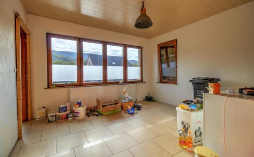 Maison 2 chambres à rafraîchir avec petit jardin