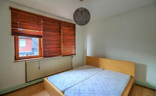 Maison 2 chambres à rafraîchir avec petit jardin