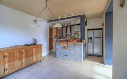 Maison 2 chambres à rafraîchir avec petit jardin