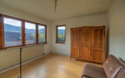 Maison 2 chambres à rafraîchir avec petit jardin