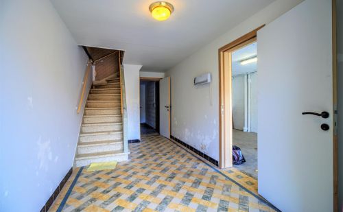 Maison 4 chambres à rénover avec jardin et garage