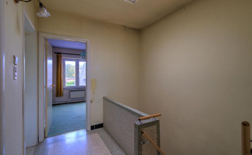 Maison 4 chambres à rénover avec jardin et garage