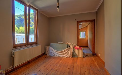 Spacieuse maison à rénover avec jardin