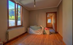 Spacieuse maison à rénover avec jardin