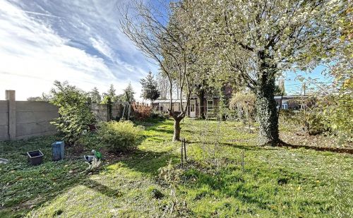 Terrain et 2 habitations à vendre à Hermée Terrain et 2 habitations à vendre à Hermée