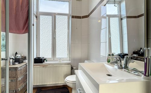 Terrain et 2 habitations à vendre à Hermée Terrain et 2 habitations à vendre à Hermée