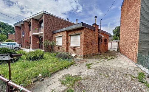 Maison 3 façades au centre de Vaux-s-Chèvremont Maison 3 façades au centre de Vaux-s-Chèvremont