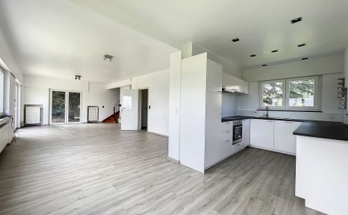 Villa sur terrain de 1800m² à Beaufays