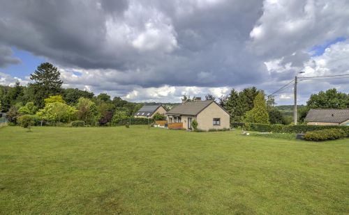 Belle villa 4 façades 3 chambres avec garage, terrasse et jardin