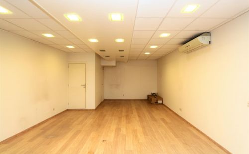 Immeuble commercial dans le nouveau piétonnier au centre de Liège Immeuble commercial dans le nouveau piétonnier au centre de Liège