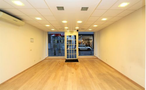 Immeuble commercial dans le nouveau piétonnier au centre de Liège Immeuble commercial dans le nouveau piétonnier au centre de Liège