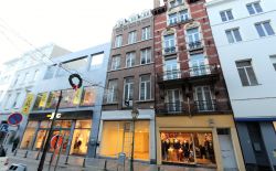 Immeuble commercial dans le nouveau piétonnier au centre de Liège Immeuble commercial dans le nouveau piétonnier au centre de Liège