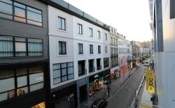 Immeuble commercial dans le nouveau piétonnier au centre de Liège Immeuble commercial dans le nouveau piétonnier au centre de Liège