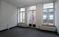 Immeuble commercial dans le nouveau piétonnier au centre de Liège Immeuble commercial dans le nouveau piétonnier au centre de Liège