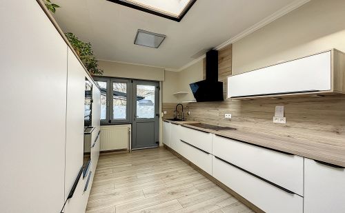 Maison 4 façades rénovée au cœur du village de Vaux-s-Chèvremont