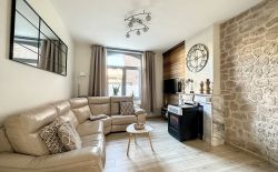 Maison 4 façades rénovée au cœur du village de Vaux-s-Chèvremont