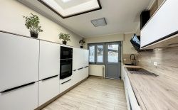 Maison 4 façades rénovée au cœur du village de Vaux-s-Chèvremont