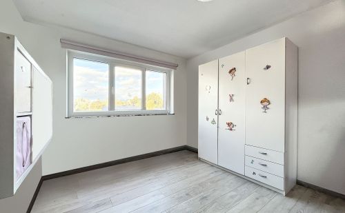 Grand appartement avec jardin commun et piscine à Vottem