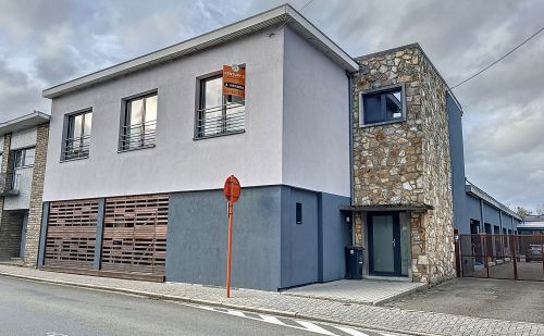Grand appartement avec jardin commun et piscine à Vottem