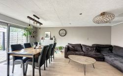 Maison avec jardin et entrepôt aménageable à St-Nicolas Maison avec jardin et entrepôt aménageable à St-Nicolas