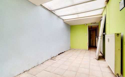 Maison de commerce avec appartement et garage Maison de commerce avec appartement et garage