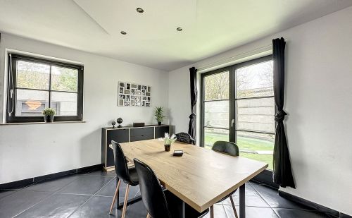 Maison moderne rénovée à Milmort
