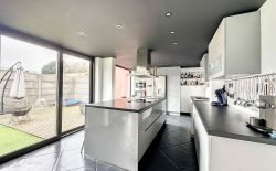 Maison moderne rénovée à Milmort