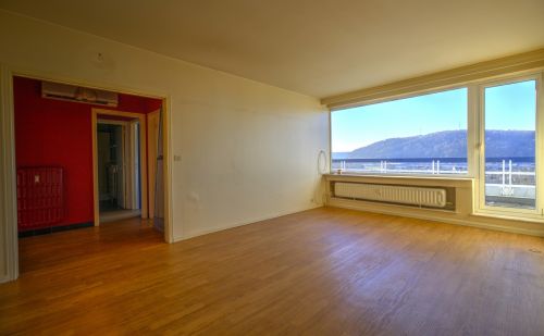 Penthouse 1 chambre à rénover avec vue imprenable sur la Meuse Penthouse 1 chambre à rénover avec vue imprenable sur la Meuse