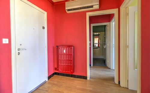 Penthouse 1 chambre à rénover avec vue imprenable sur la Meuse Penthouse 1 chambre à rénover avec vue imprenable sur la Meuse